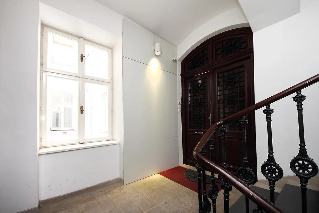 Belehradska Apartment Praha 0*,